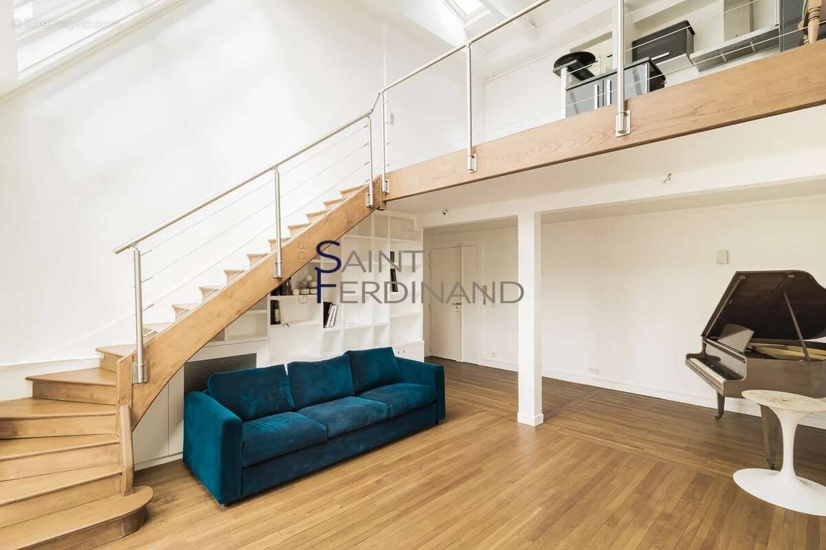 Appartement à PARIS-16E