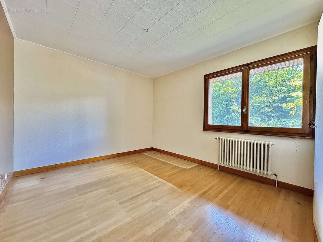 Maison à VILLE-LA-GRAND