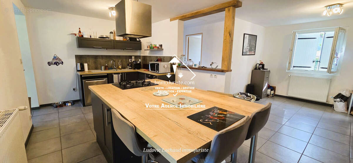 Maison à COMPREIGNAC