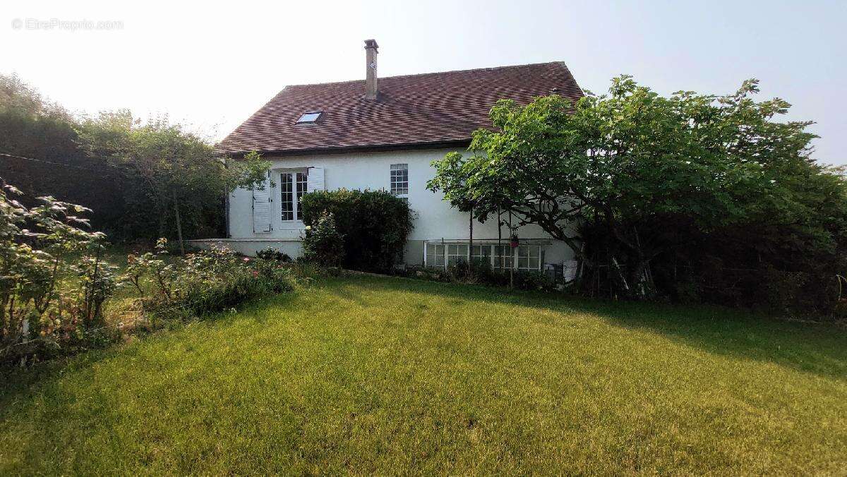 Maison à PONT-SUR-YONNE