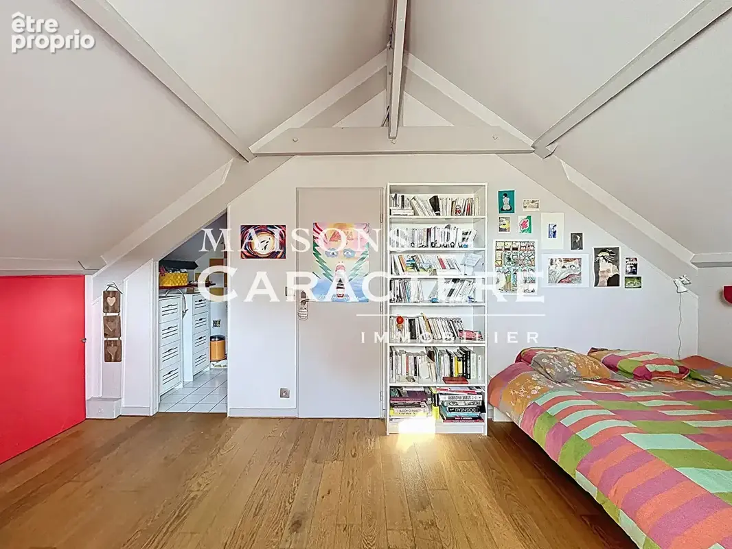 Maison de charme individuelle avec triple Séjour & Hauteur cathédrale - photo 13