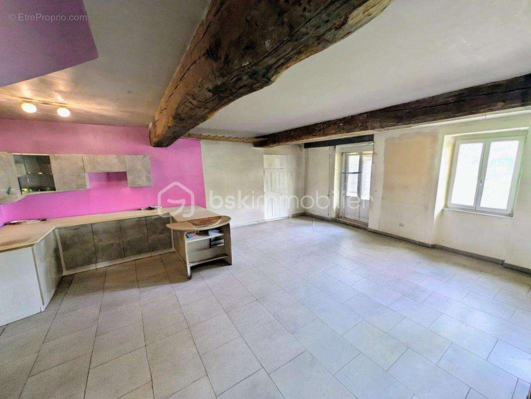 Maison à CHATEAUNEUF-DE-GALAURE