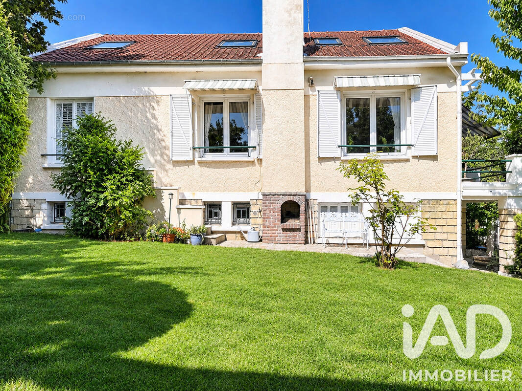 Photo 1 - Maison à LE MESNIL-LE-ROI