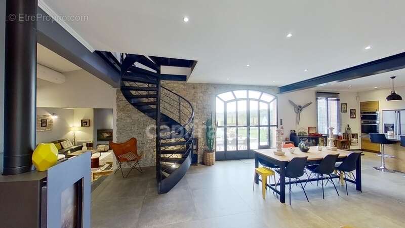 Maison à ROUSSILLON