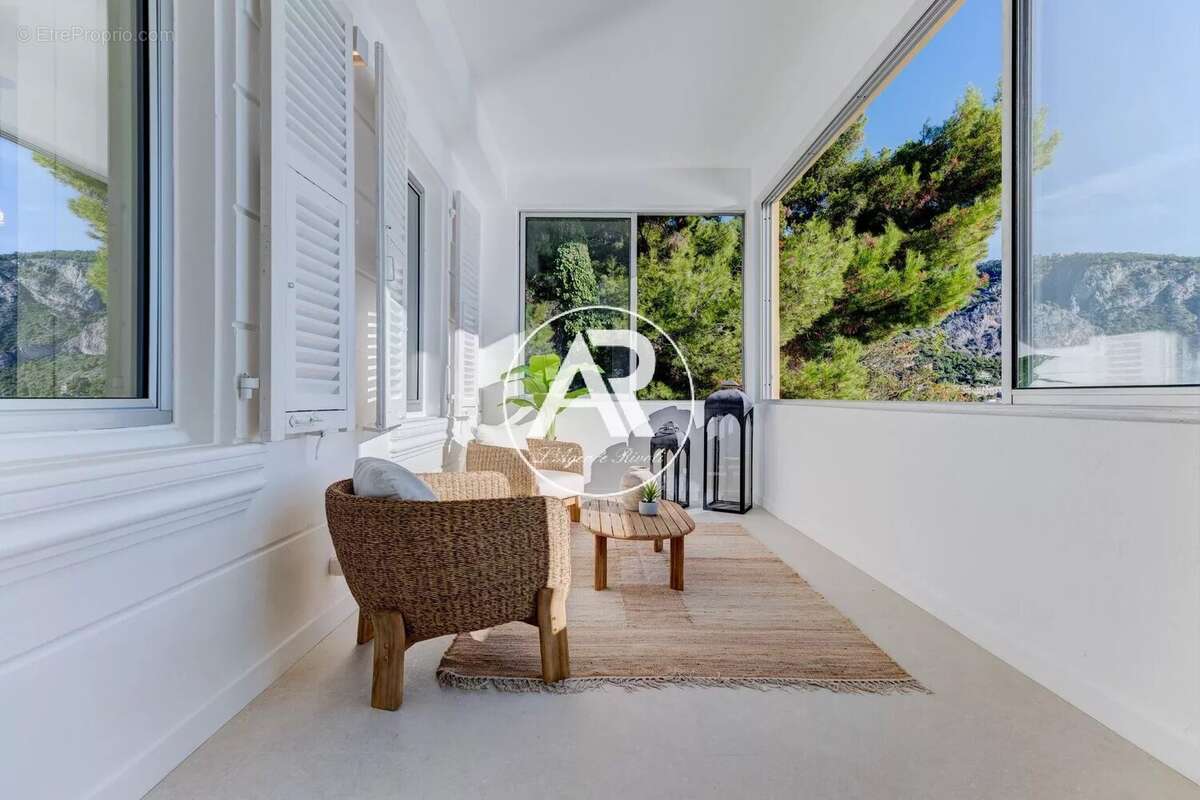 Appartement à EZE