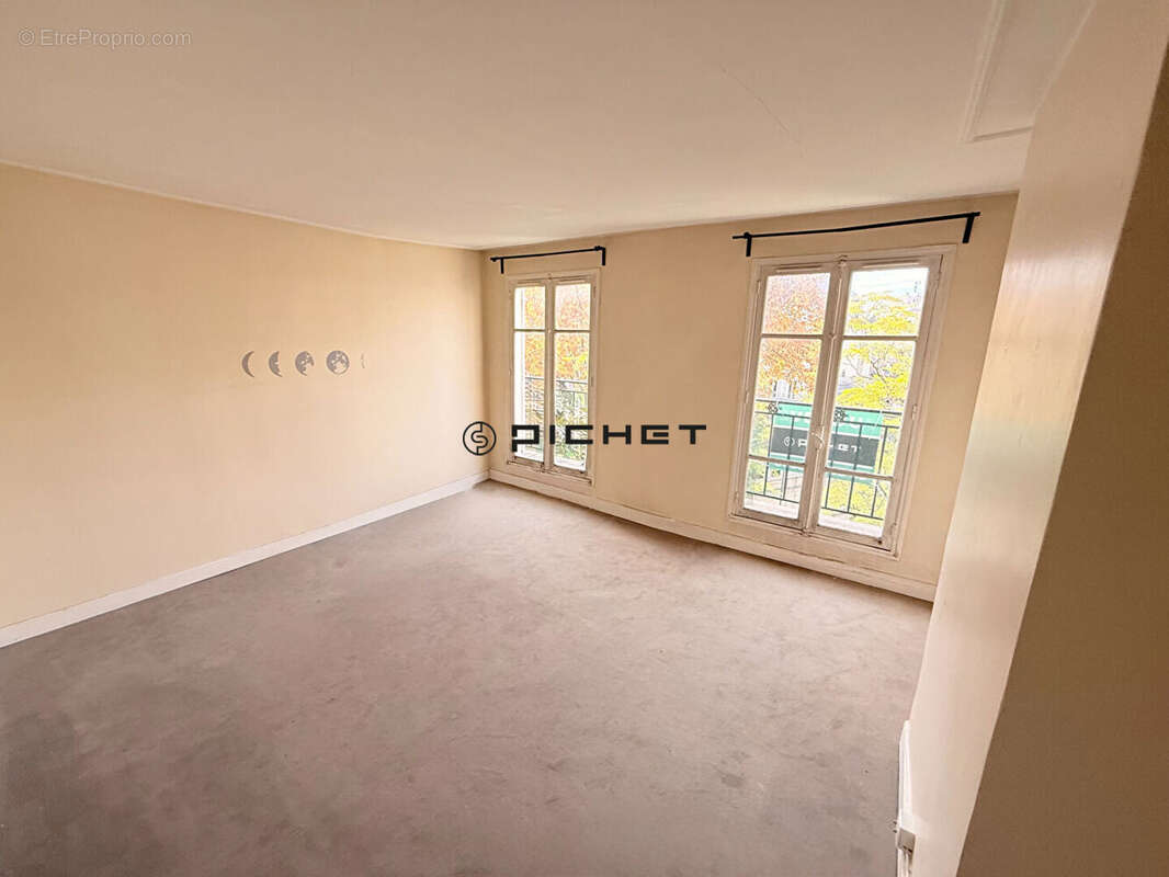 Appartement à PARIS-8E