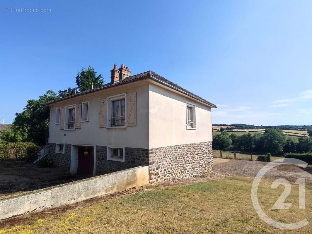 Maison à DAMPIERRE-SOUS-BOUHY