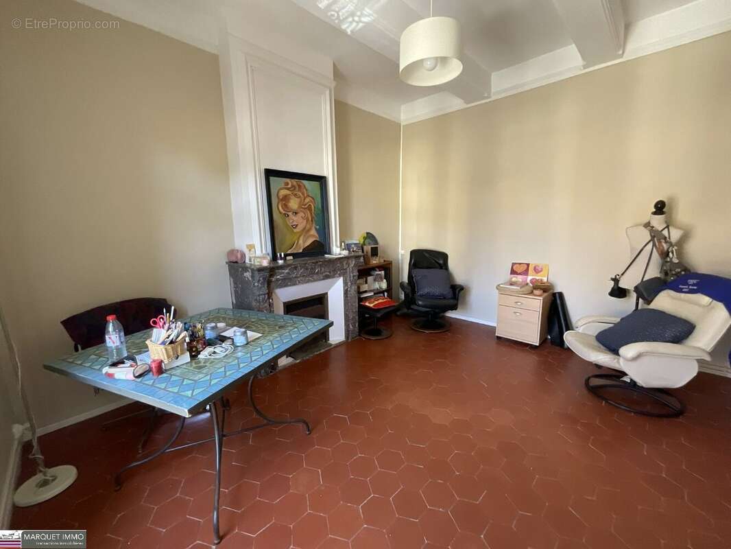 Le charme intemporel d'une Maison de Maitre T6 offrant 176 m² donnant sur patio intimiste avec piscine, nichée au coeur de Corne - photo 26
