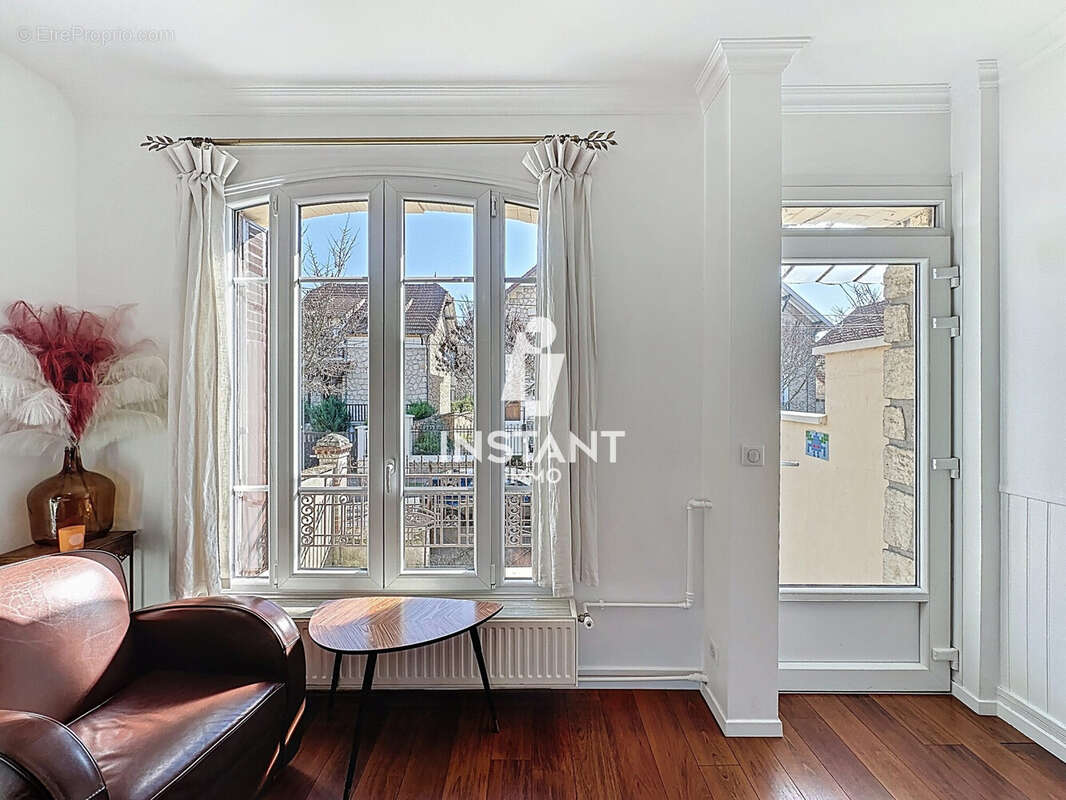 Maison à SAINT-MAUR-DES-FOSSES