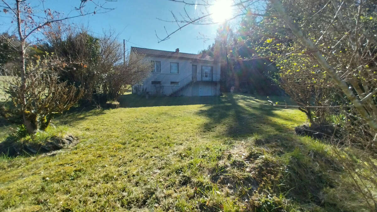 Maison à VIEUX-MAREUIL