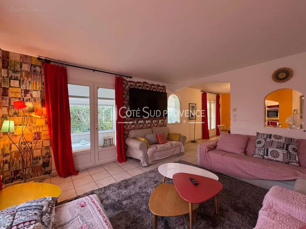 Maison à PERNES-LES-FONTAINES