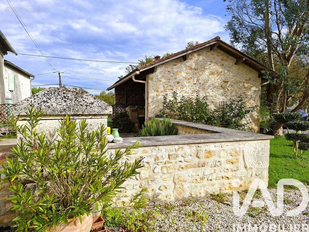 Photo 2 - Maison à BUNZAC