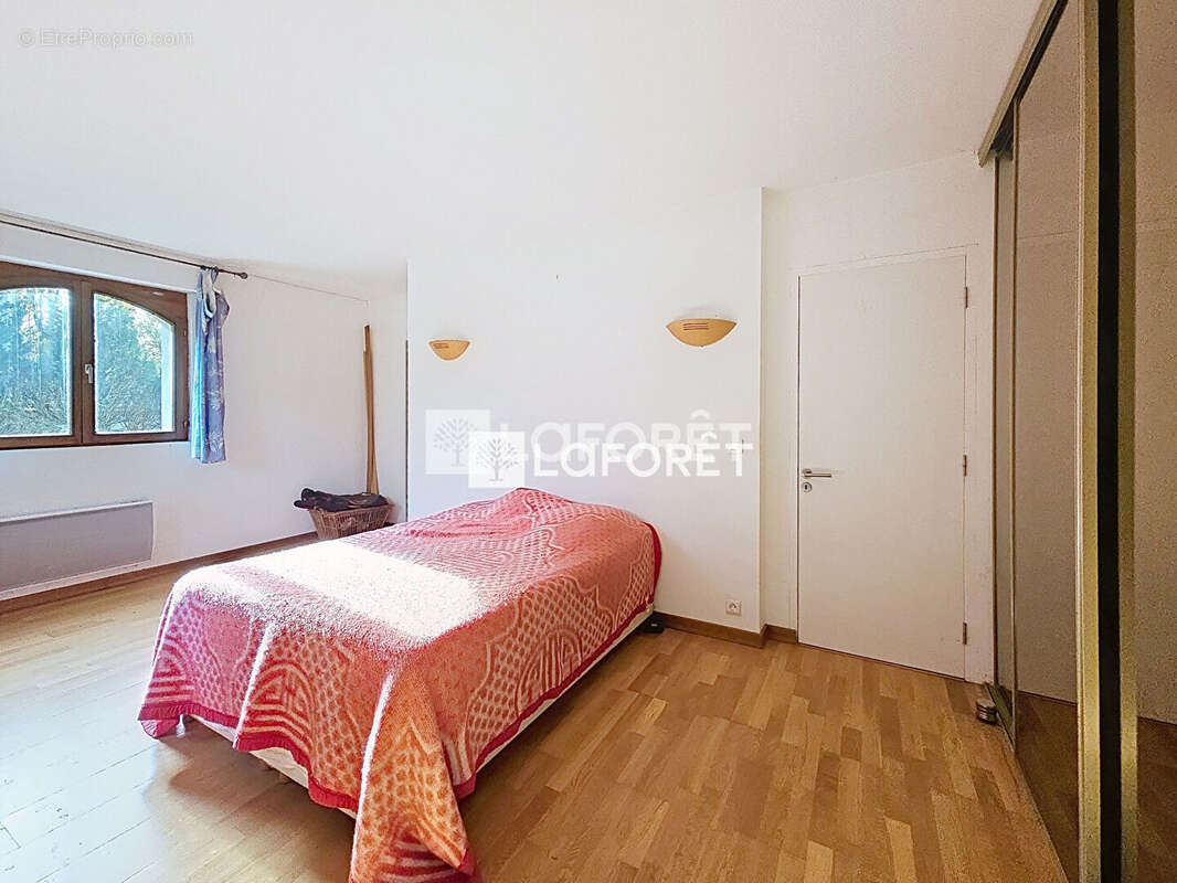 Maison à EVRY-GREGY-SUR-YERRE