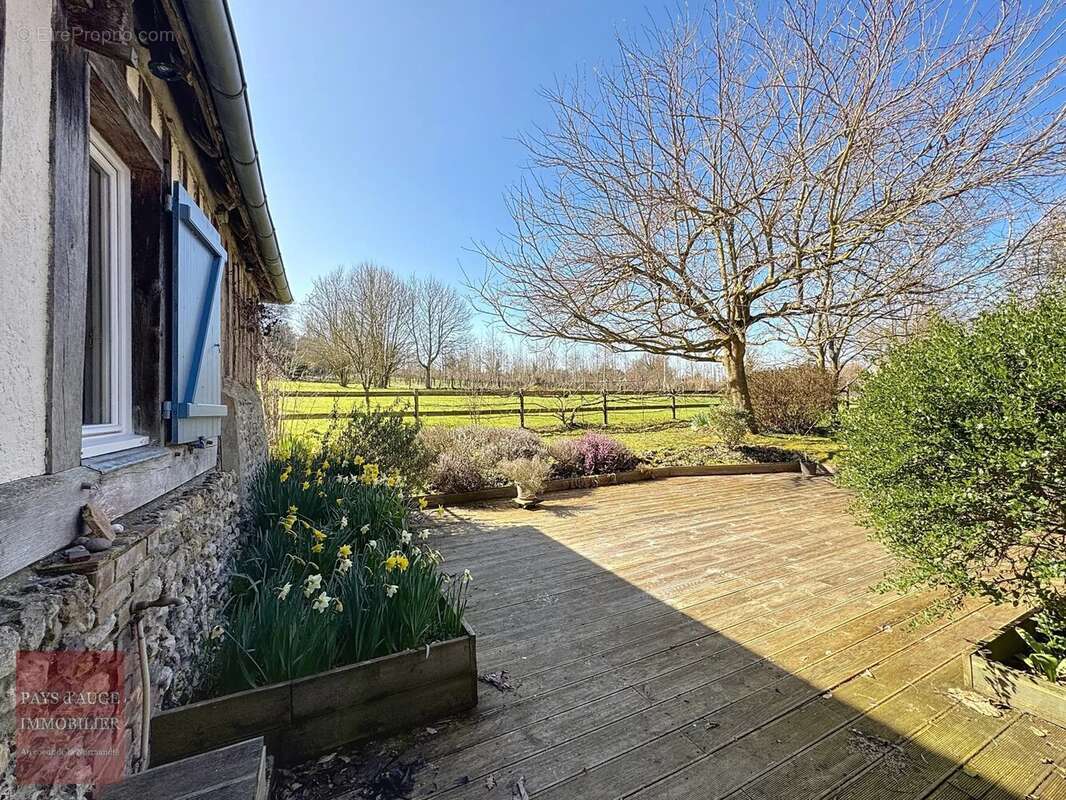 Maison à SAINT-GEORGES-EN-AUGE