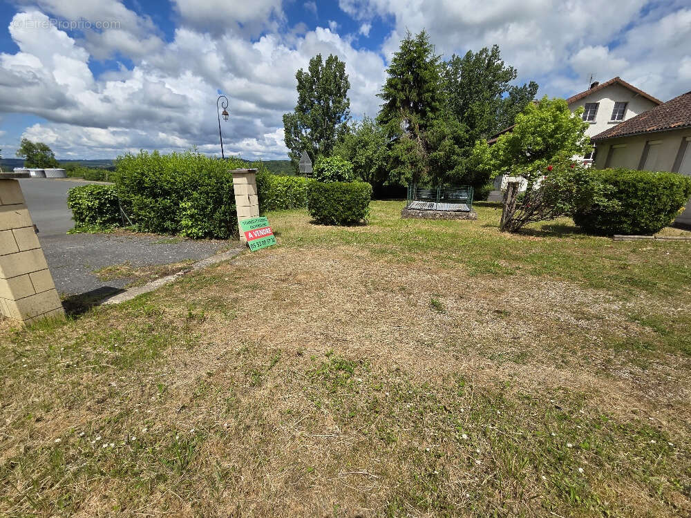 Maison à HAUTEFORT
