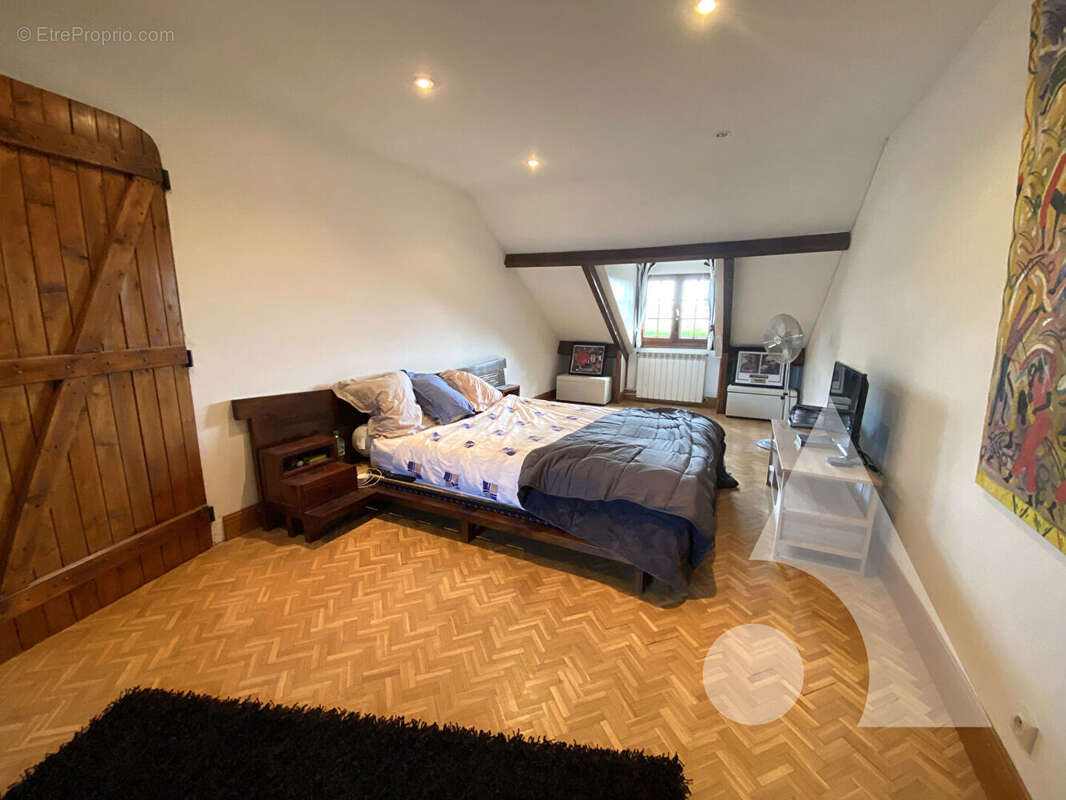 Maison 260 m² - 5 chambres avec terrain - peroy les gombries - photo 8