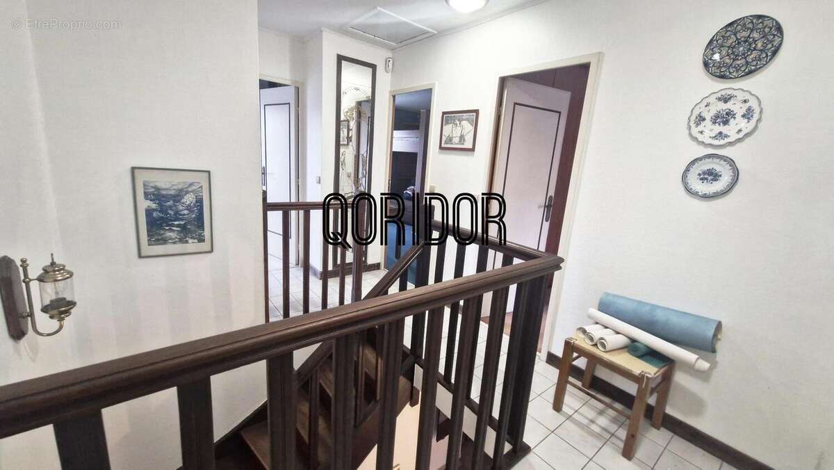 Maison à JOUY-LE-MOUTIER