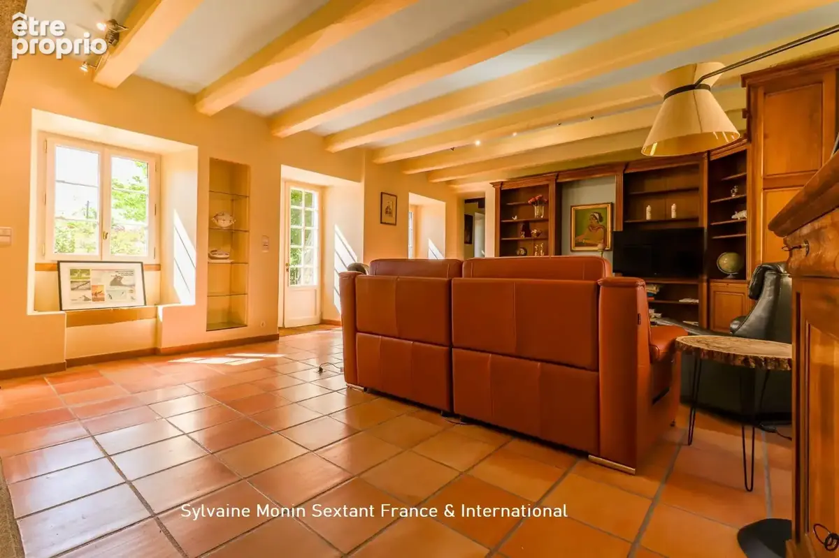 Propriété de caractère en pierre avec piscine et grange, alliant charme de l'ancien et confort contemporain - photo 15
