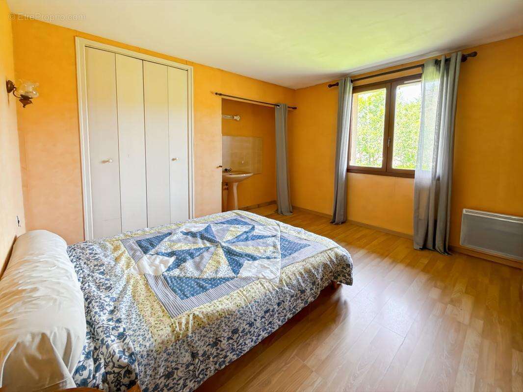 Maison à SEGOUFIELLE