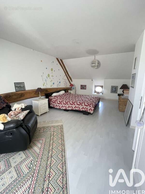 Maison 208 m² à Saint-Valerien  - photo 9