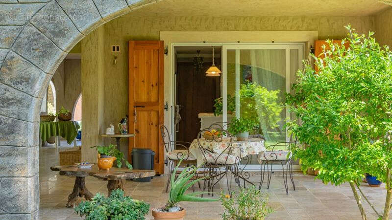 Appartement à LA GAUDE