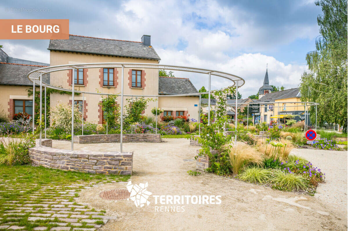 Terrain à LA CHAPELLE-THOUARAULT