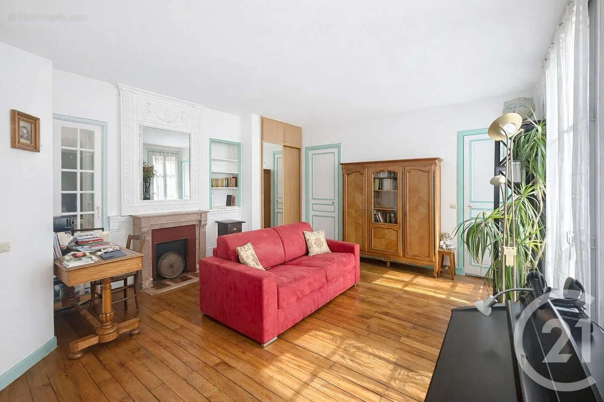 Appartement à PARIS-14E