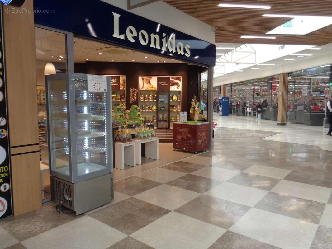 Photo 3 - Commerce à OSNY