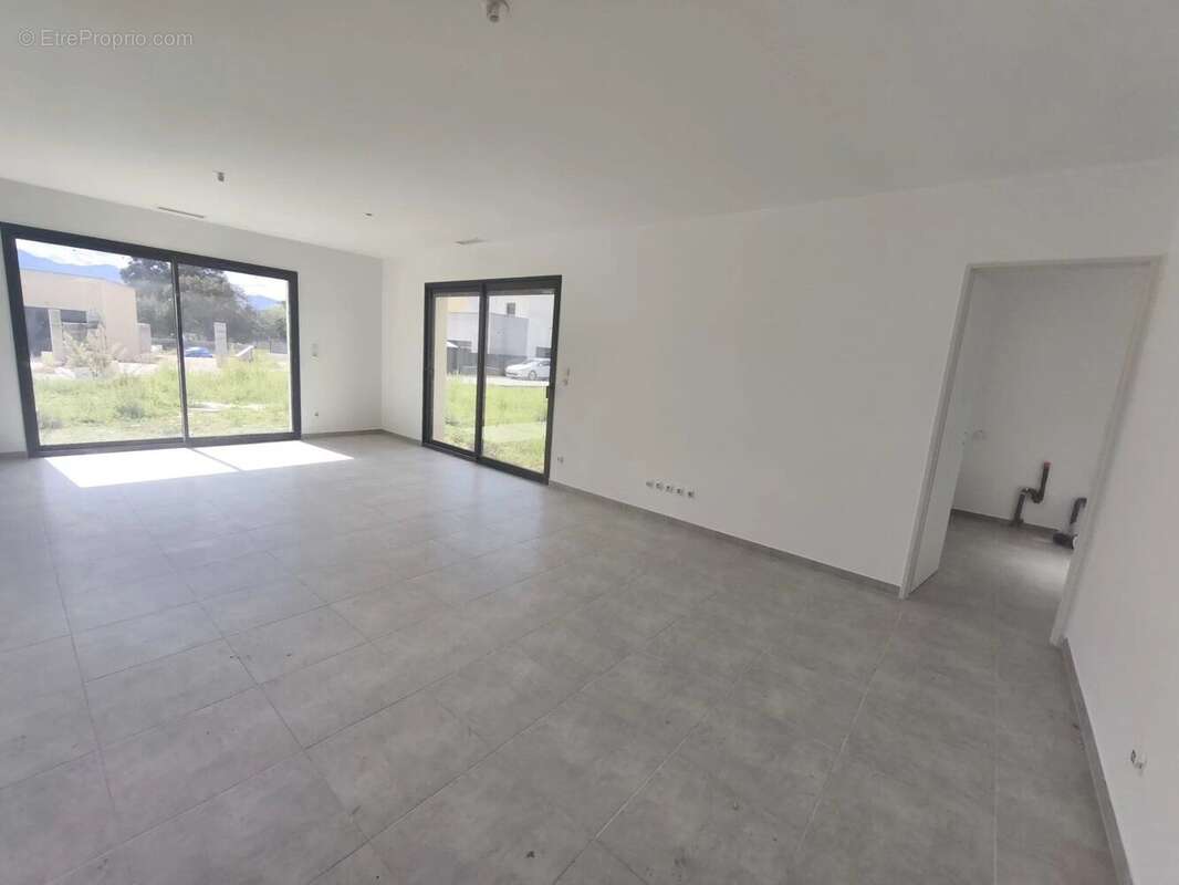 Maison à SAINT-LATTIER