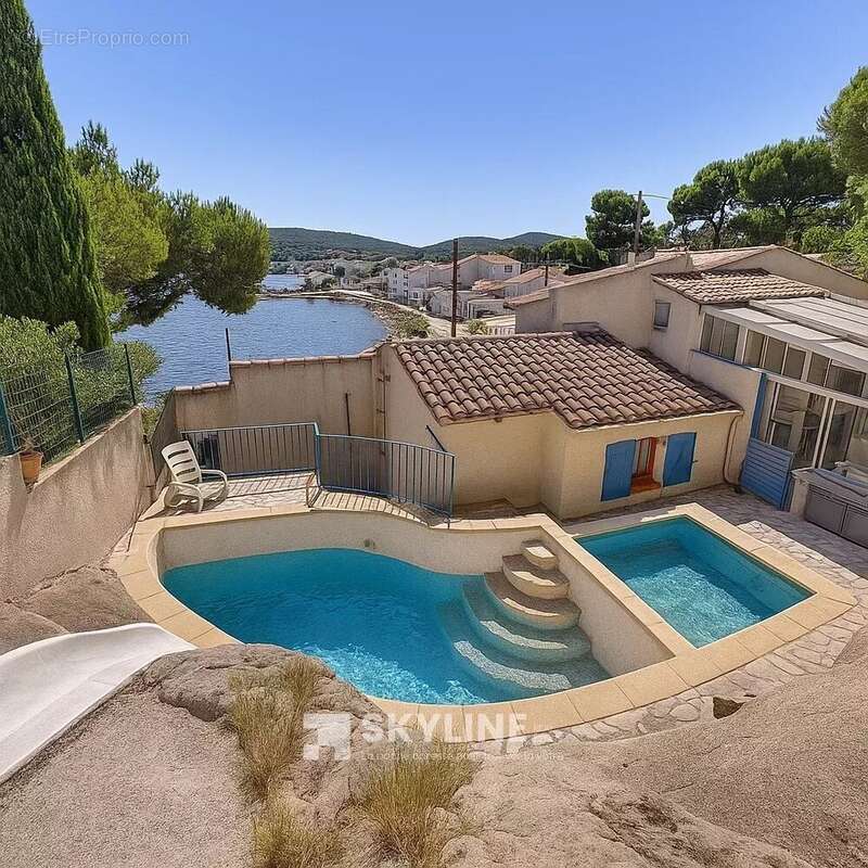 Maison à SAINT-MITRE-LES-REMPARTS