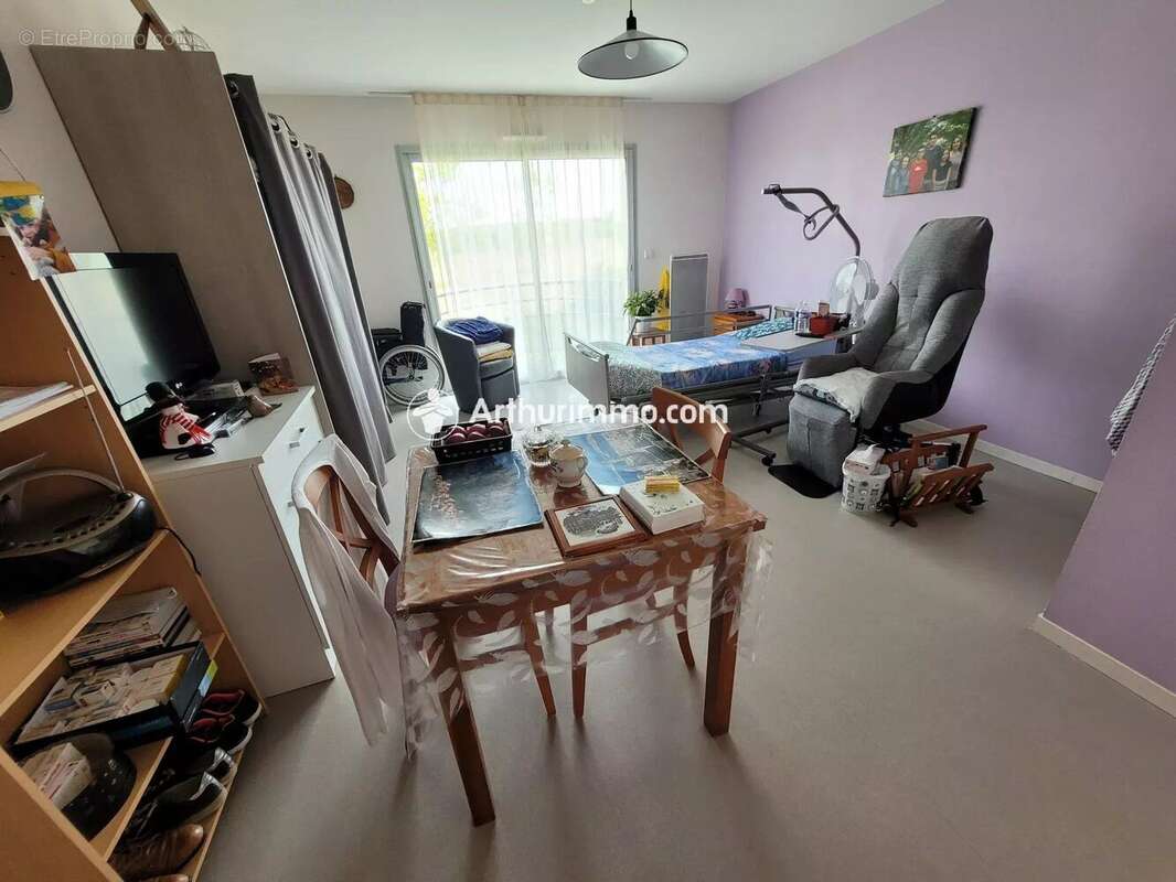 Appartement à SAINT-JEAN-D'ANGELY