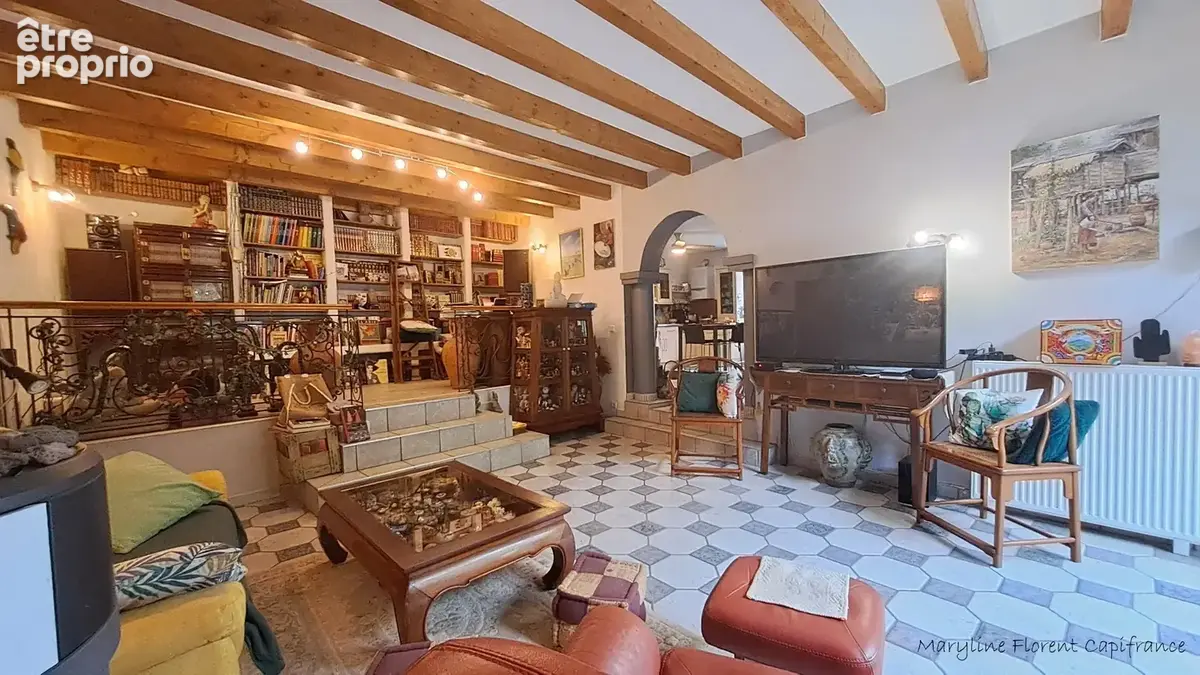 Bâtisse en pierre de 262 m², Cour, jardin cocon, garage & fort potentiel - photo 9