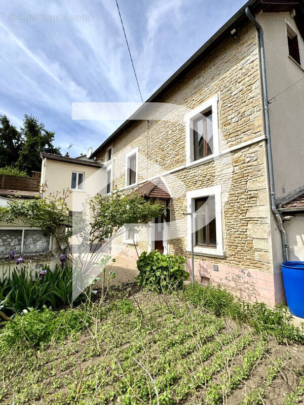 Maison à CHAUMONT