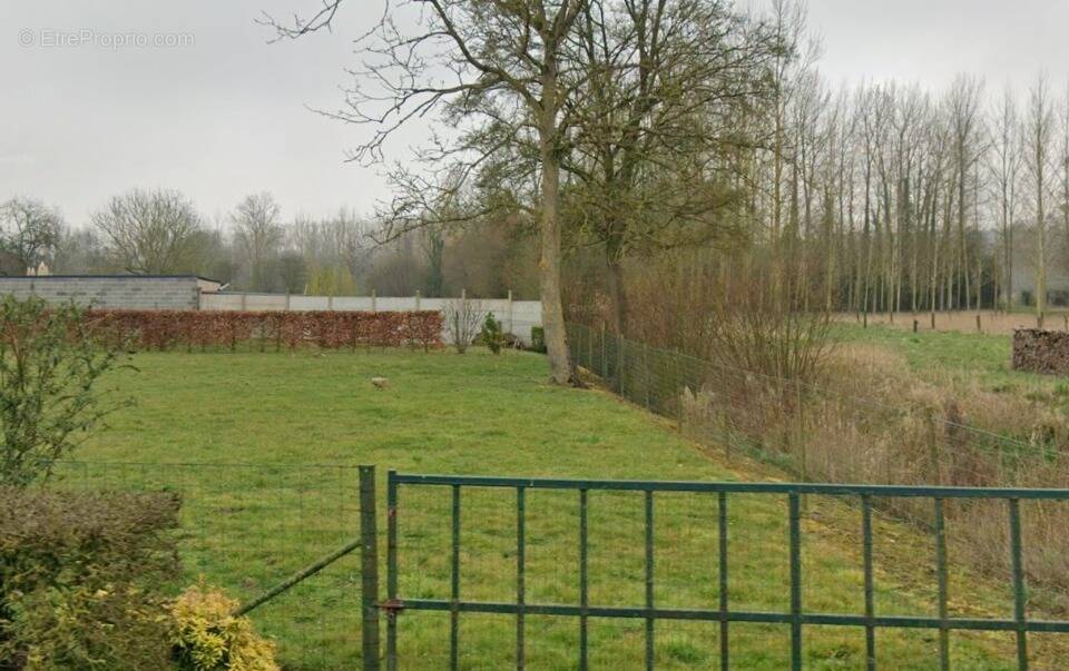 Terrain à FROHEN-LE-GRAND