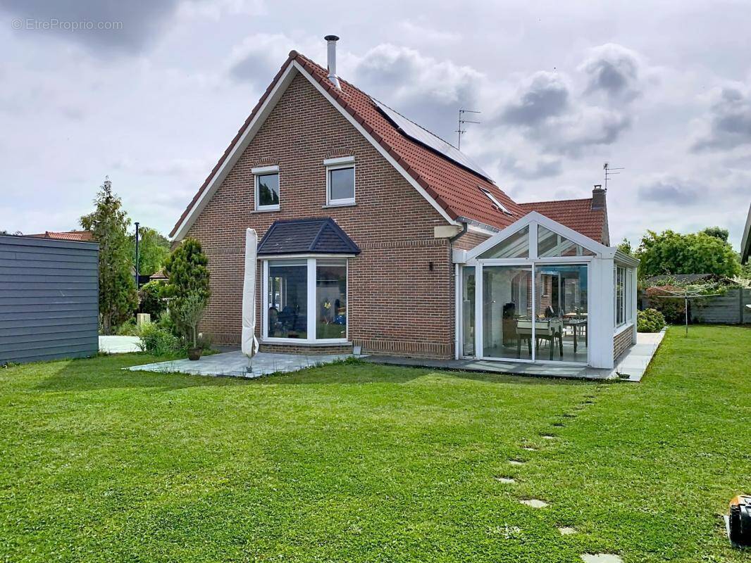 Maison à LA CHAPELLE-D'ARMENTIERES
