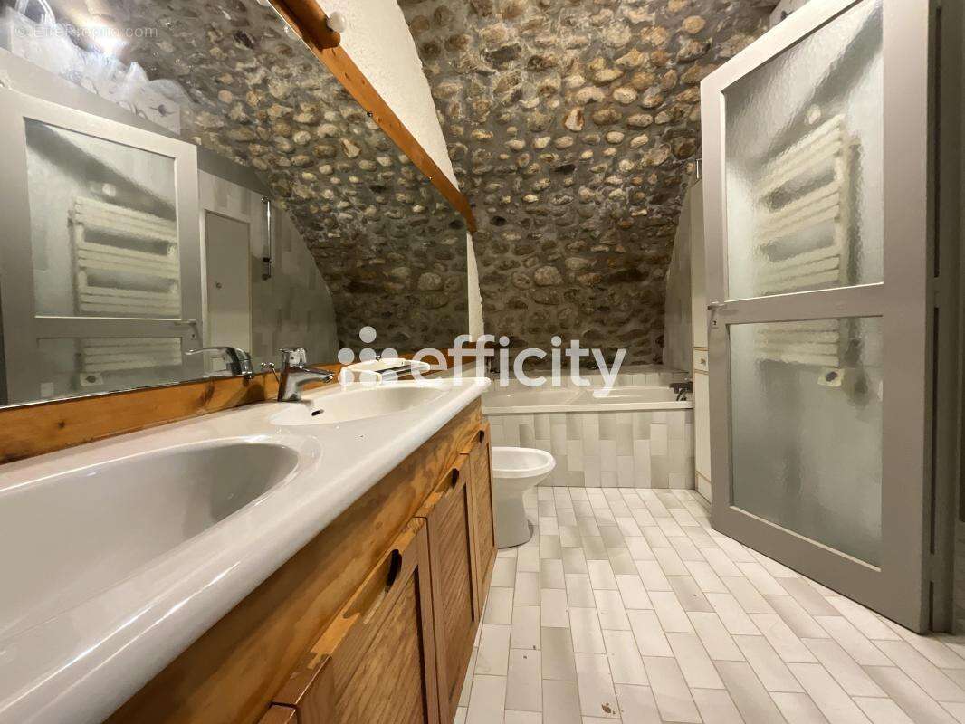 Maison à LE CHEYLARD