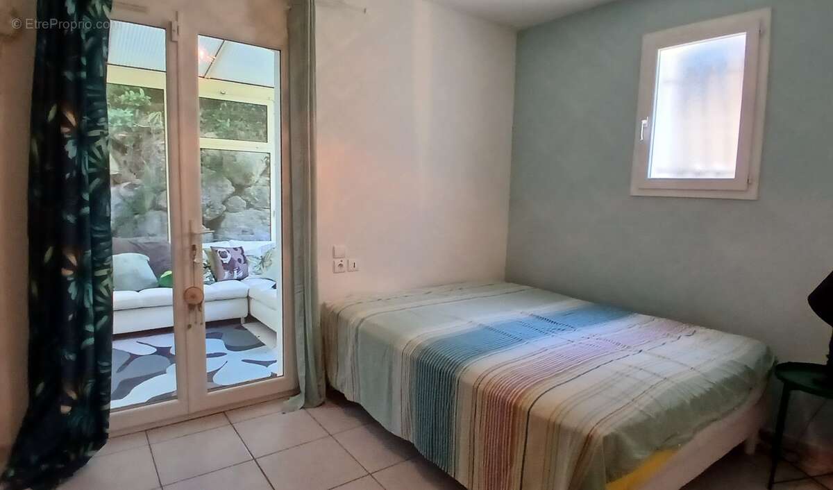 Agréable villa avec 4 chambres et 3 salles et piscine chauffée. - photo 17