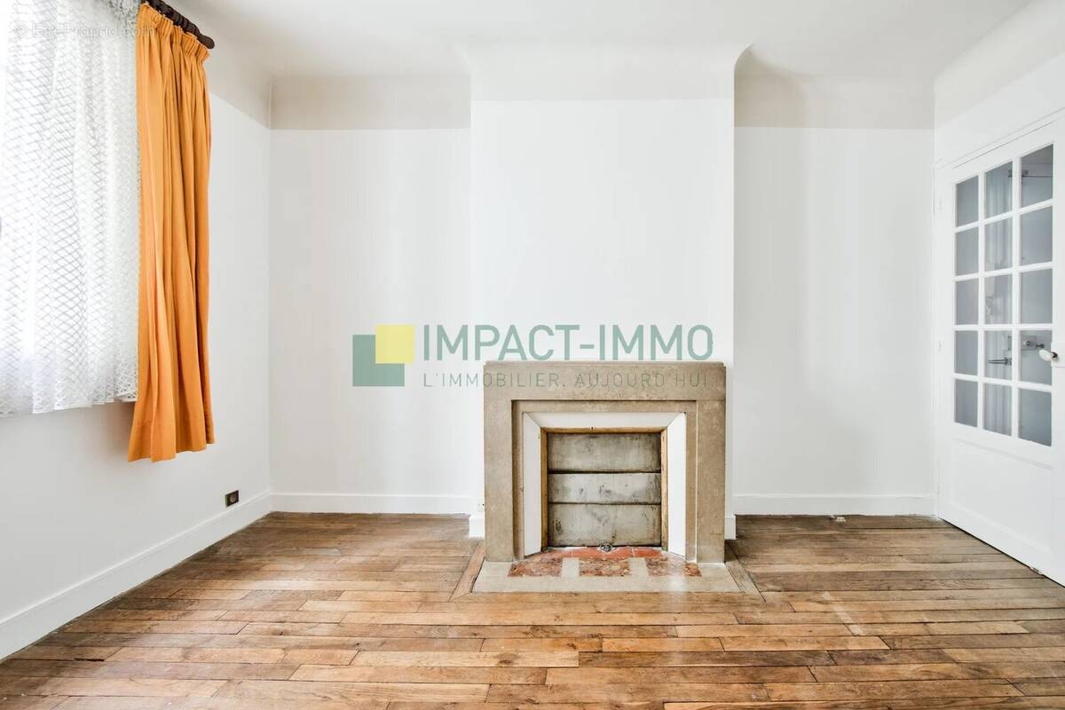 Appartement à COURBEVOIE