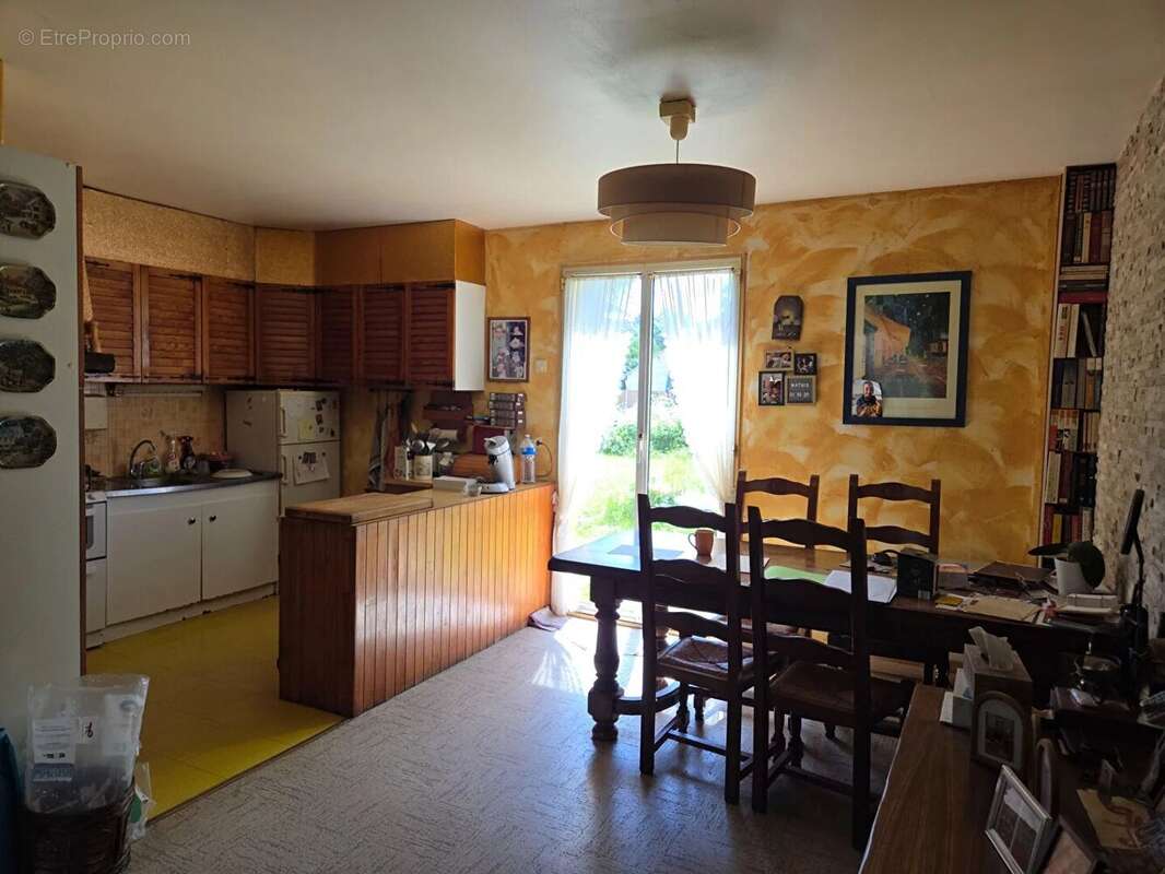 Maison à MONDONVILLE-SAINT-JEAN