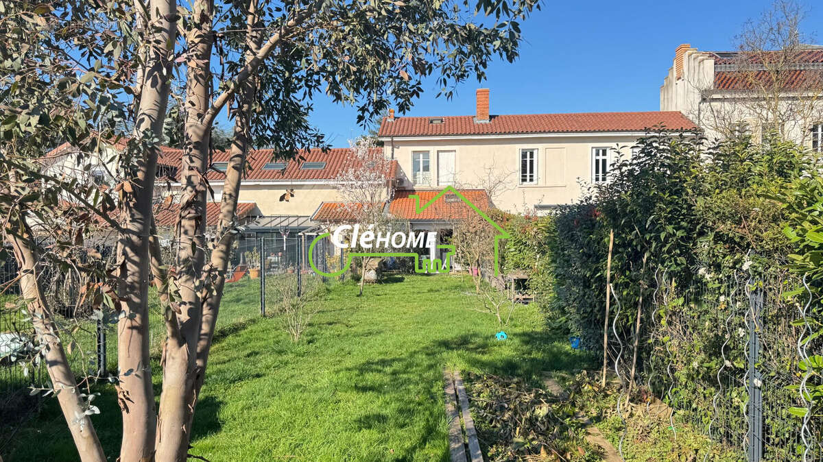 Maison à LENTILLY