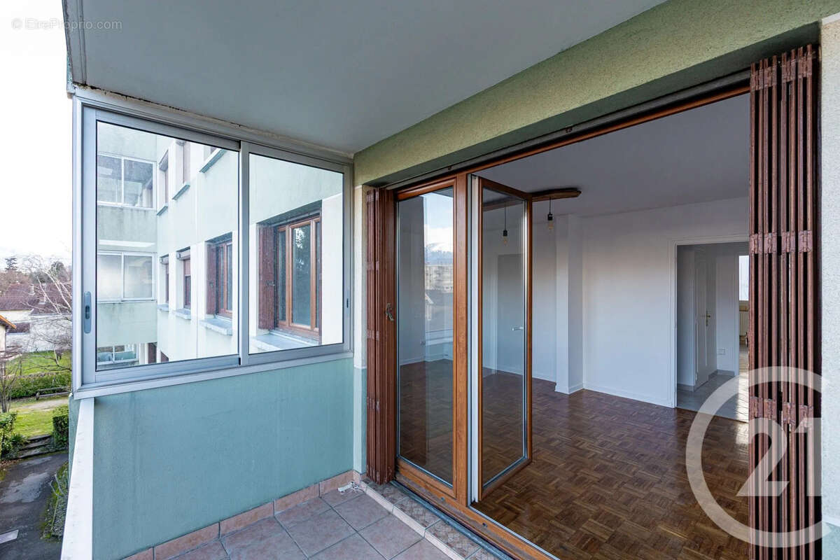 Appartement à FONTAINE