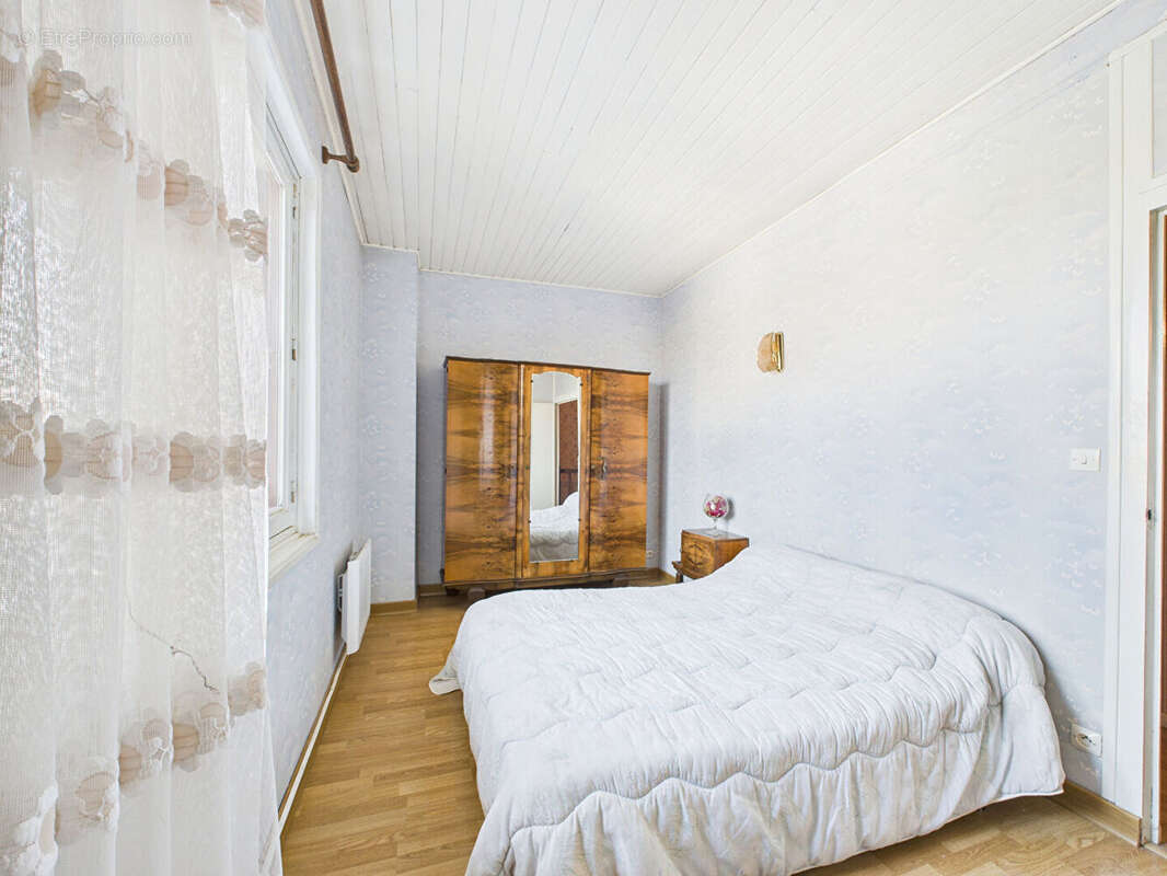 Maison à CHATEAUNEUF-SUR-ISERE