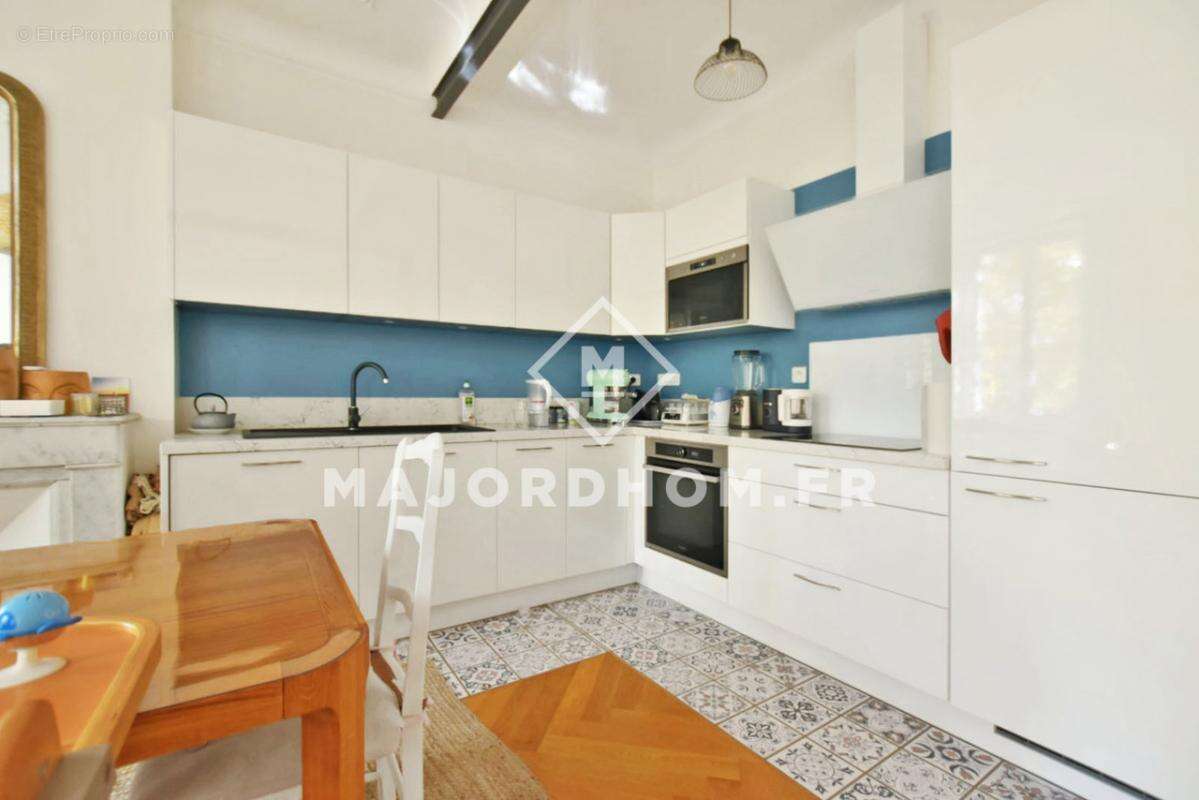 Appartement à MARSEILLE-5E