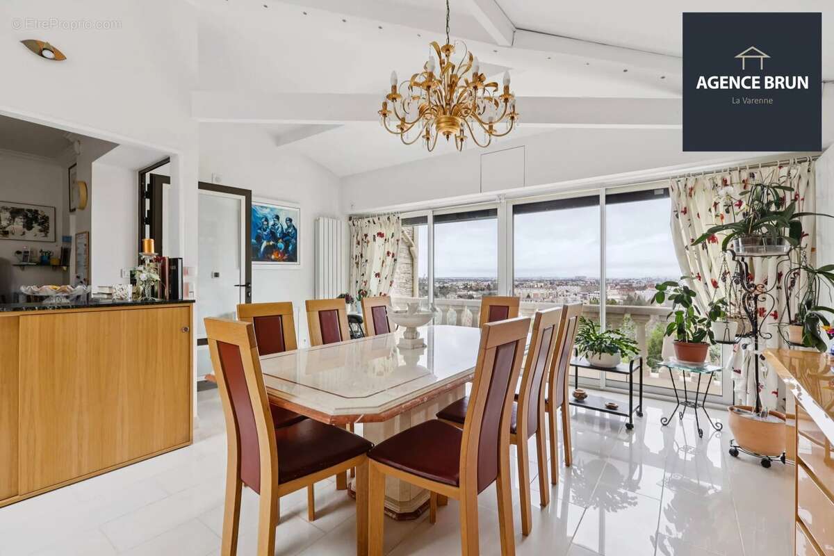 Maison à CHENNEVIERES-SUR-MARNE