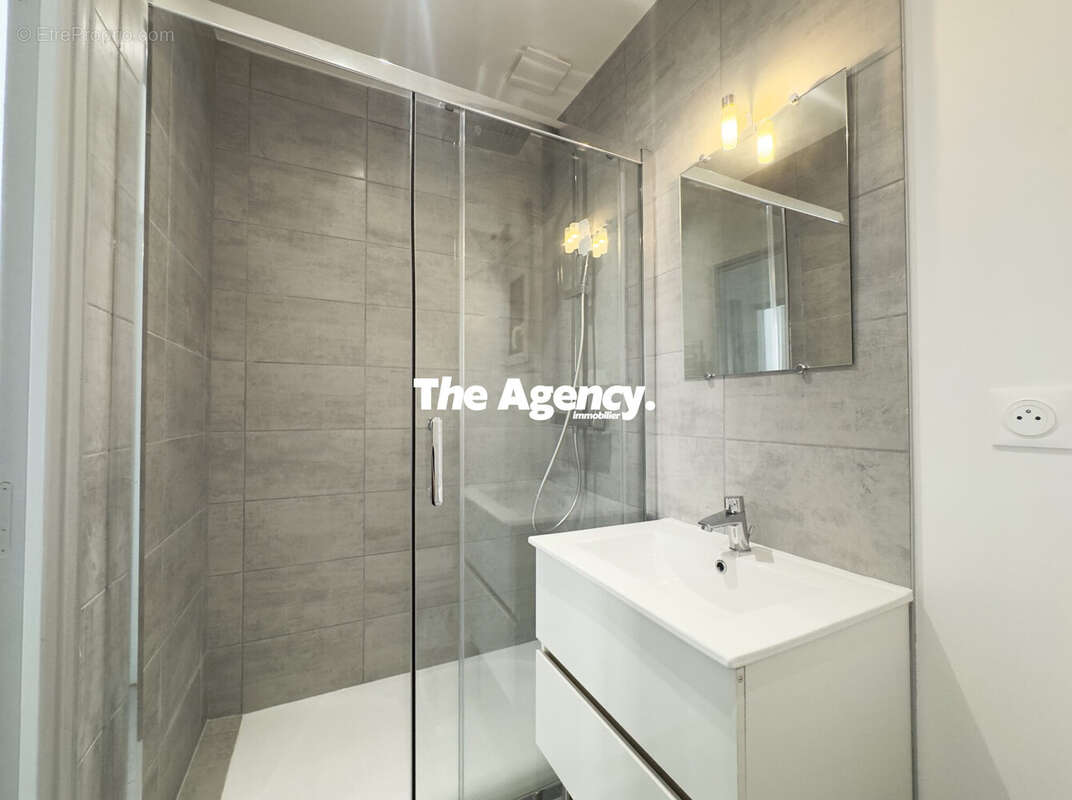 Appartement à MARSEILLE-1E