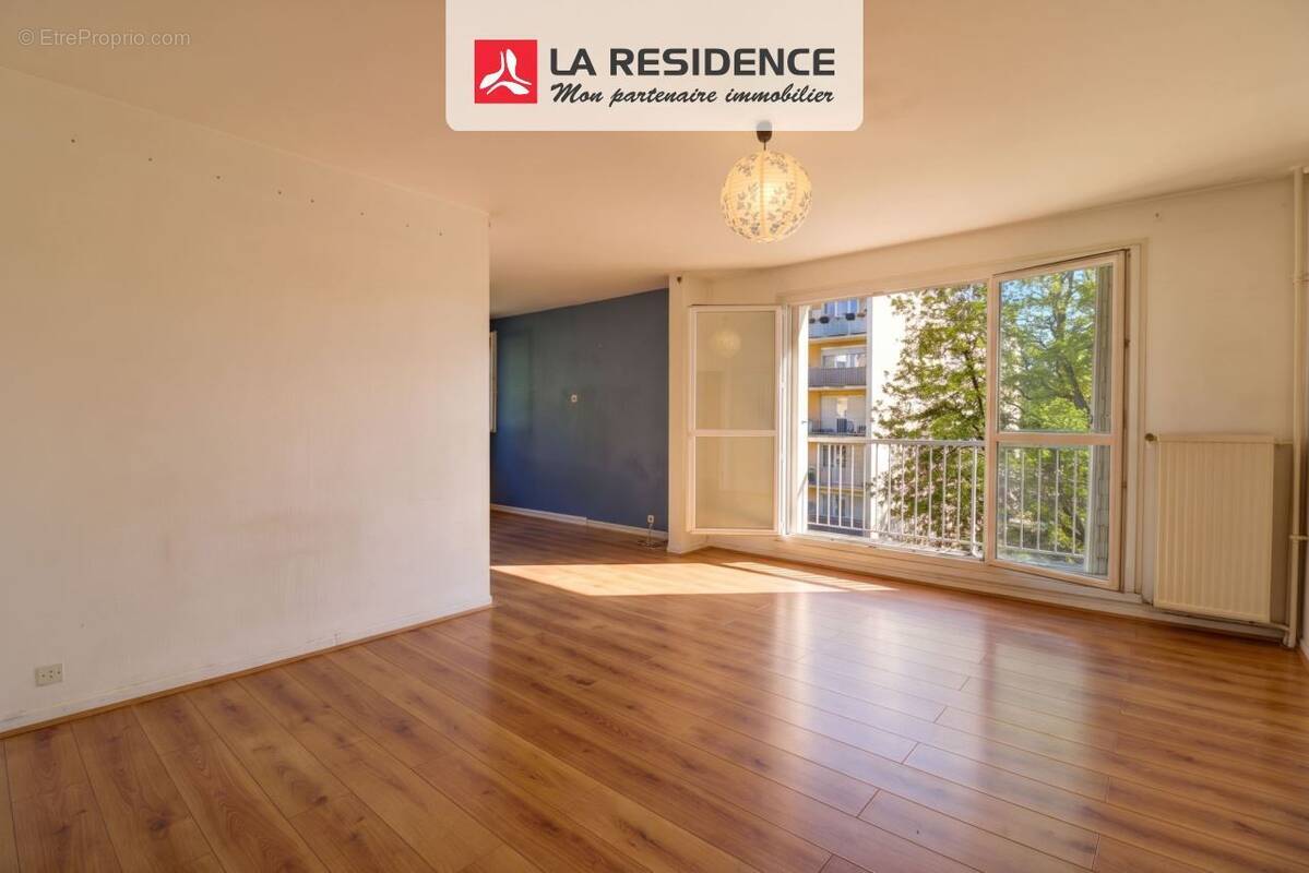 Appartement à VERNEUIL-SUR-SEINE