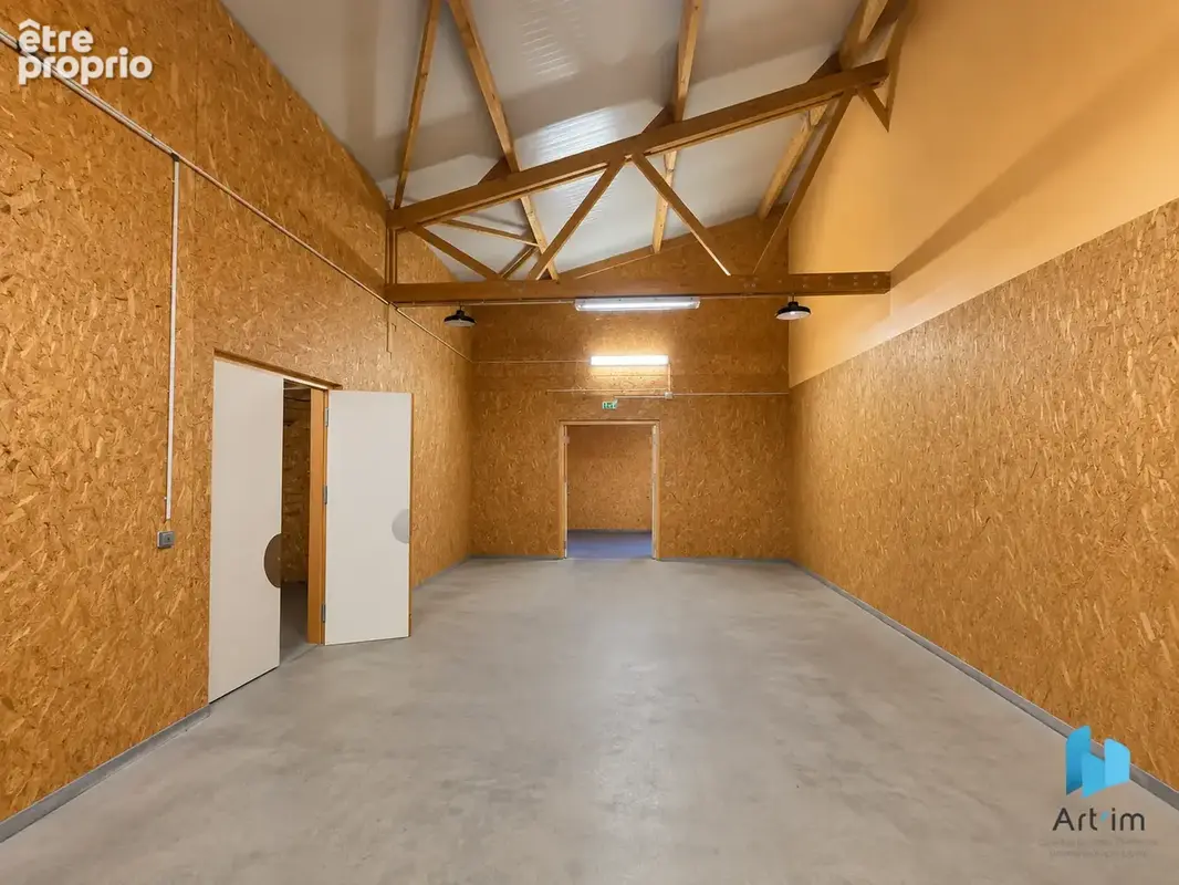 Photo Commerce à Saint-Saturnin au prix de 588 600€