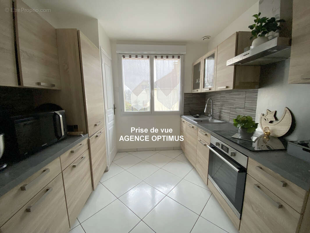 Maison à VILLENEUVE-SUR-YONNE