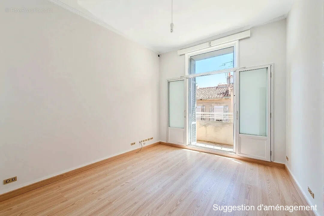 Appartement à MARSEILLE-8E