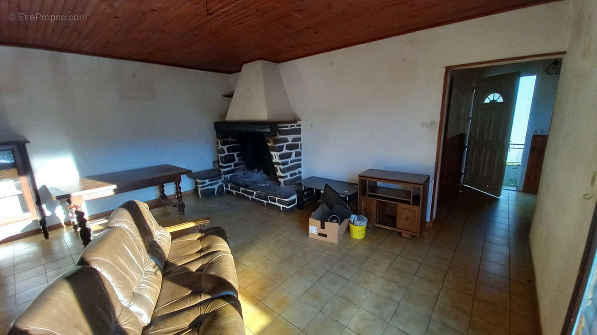 Maison à COLOMBIERES-SUR-ORB